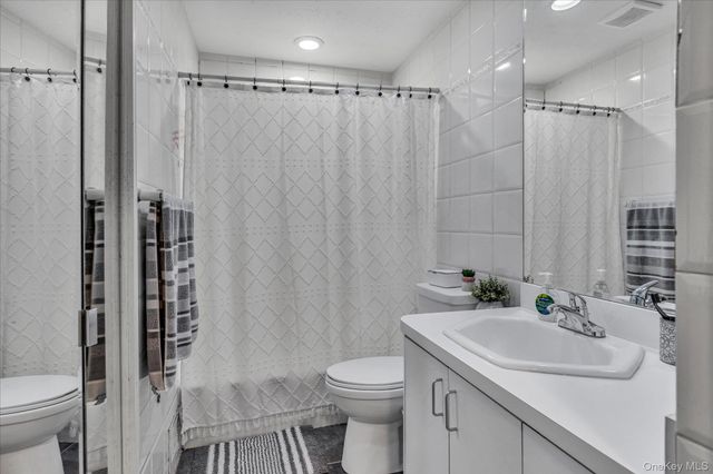170 W 9th Street, Deer Park, NY 11729