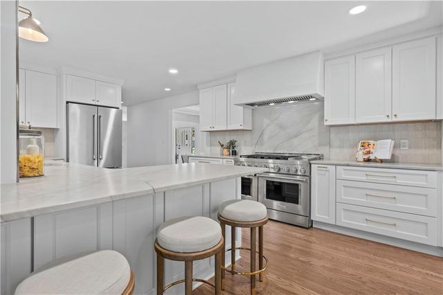 10426 Alhambra Street, Overland Park, KS 66207