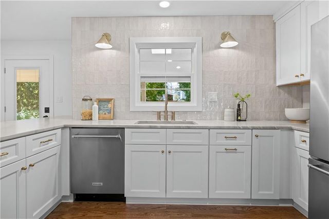 10426 Alhambra Street, Overland Park, KS 66207