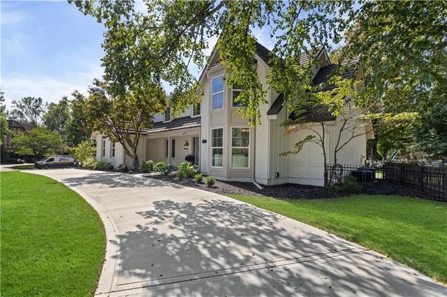 10426 Alhambra Street, Overland Park, KS 66207
