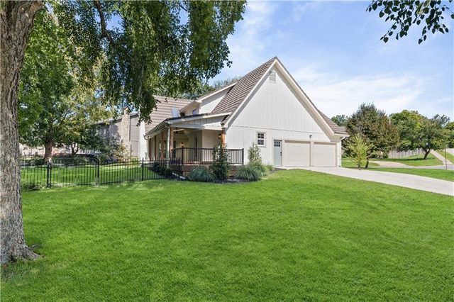 10426 Alhambra Street, Overland Park, KS 66207