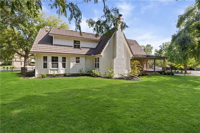 10426 Alhambra Street, Overland Park, KS 66207