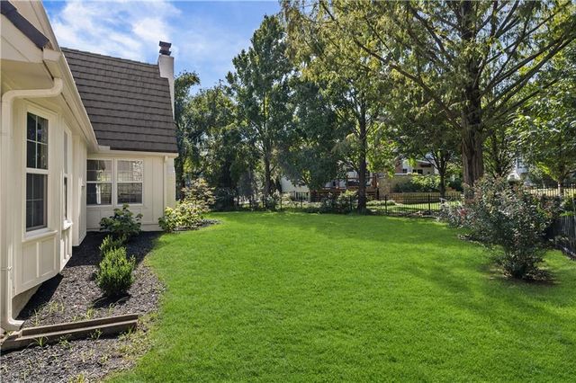 10426 Alhambra Street, Overland Park, KS 66207