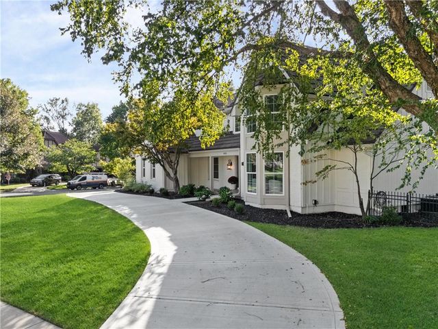 10426 Alhambra Street, Overland Park, KS 66207
