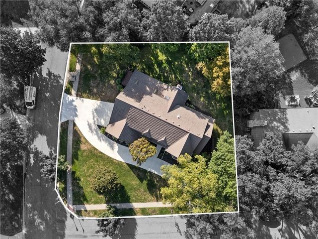10426 Alhambra Street, Overland Park, KS 66207