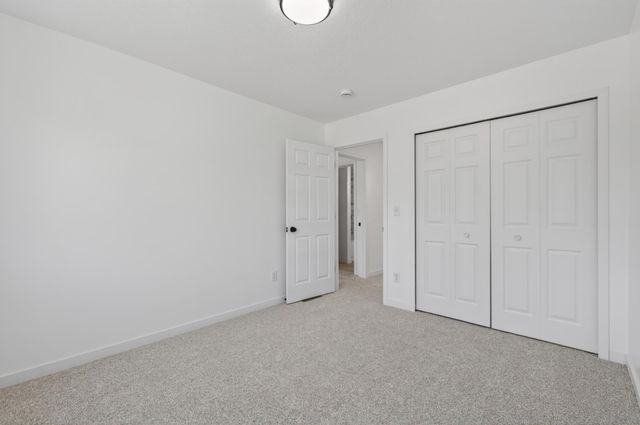 714 E Hawthorne Avenue E, Saint Paul, MN 55106