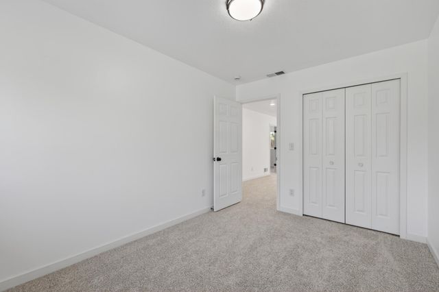 714 E Hawthorne Avenue E, Saint Paul, MN 55106