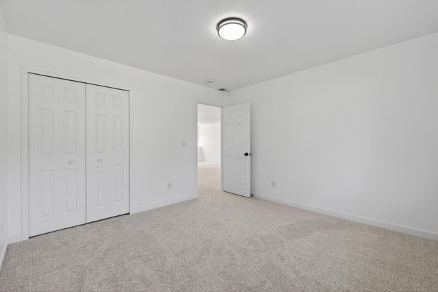 714 E Hawthorne Avenue E, Saint Paul, MN 55106