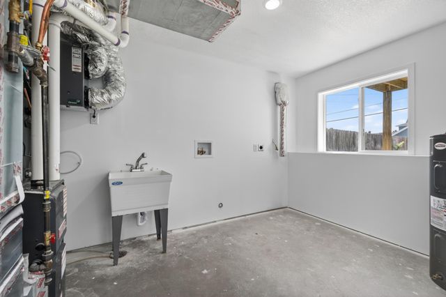 714 E Hawthorne Avenue E, Saint Paul, MN 55106