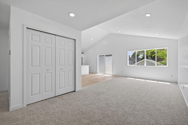 714 E Hawthorne Avenue E, Saint Paul, MN 55106