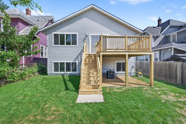 714 E Hawthorne Avenue E, Saint Paul, MN 55106
