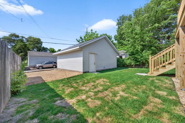 714 E Hawthorne Avenue E, Saint Paul, MN 55106