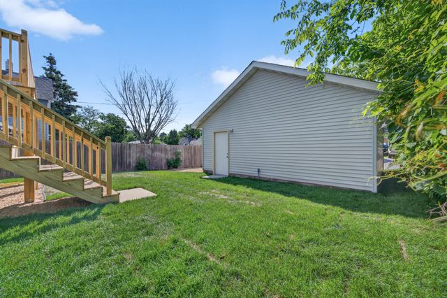 714 E Hawthorne Avenue E, Saint Paul, MN 55106