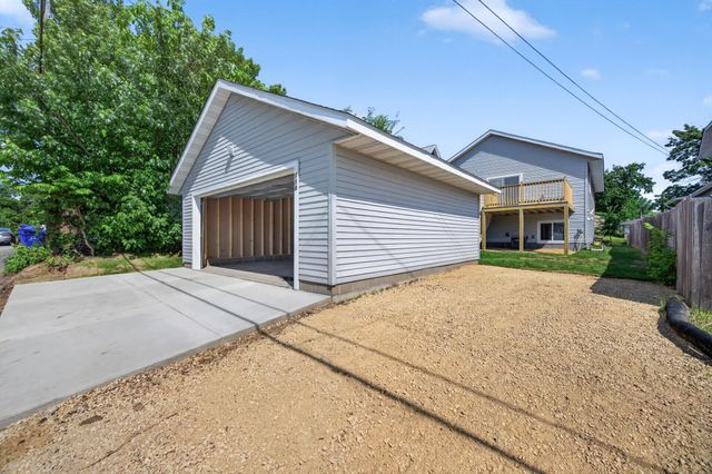 714 E Hawthorne Avenue E, Saint Paul, MN 55106