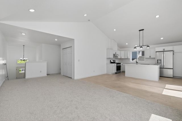 714 E Hawthorne Avenue E, Saint Paul, MN 55106