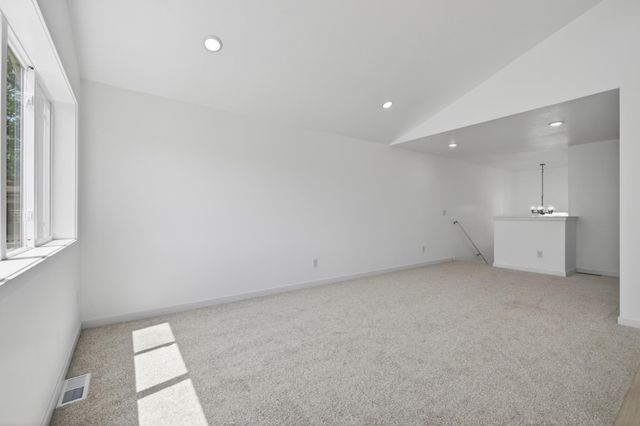 714 E Hawthorne Avenue E, Saint Paul, MN 55106