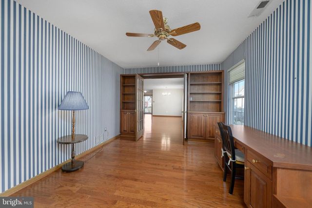 668 CASCADE DR S, Mount Laurel, NJ 08054