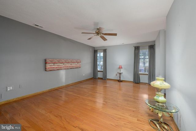 668 CASCADE DR S, Mount Laurel, NJ 08054