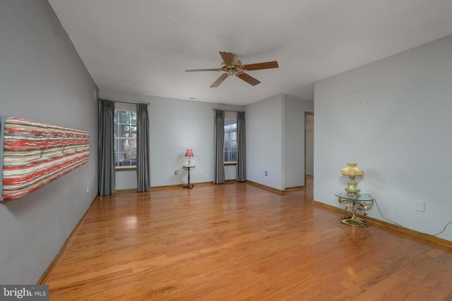 668 CASCADE DR S, Mount Laurel, NJ 08054