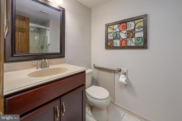 668 CASCADE DR S, Mount Laurel, NJ 08054