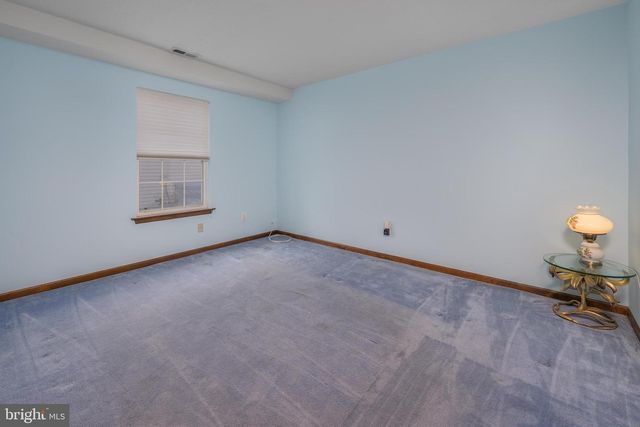 668 CASCADE DR S, Mount Laurel, NJ 08054