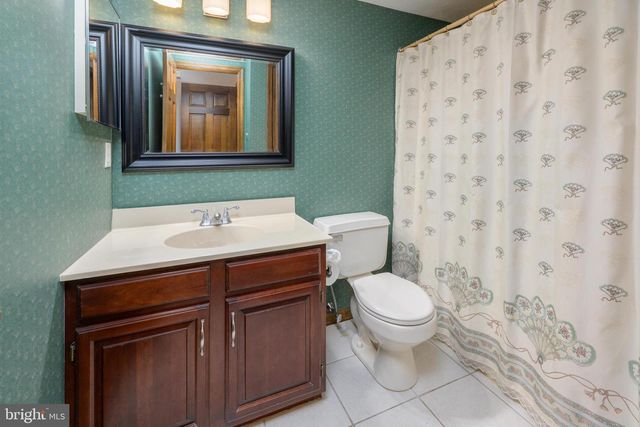 668 CASCADE DR S, Mount Laurel, NJ 08054