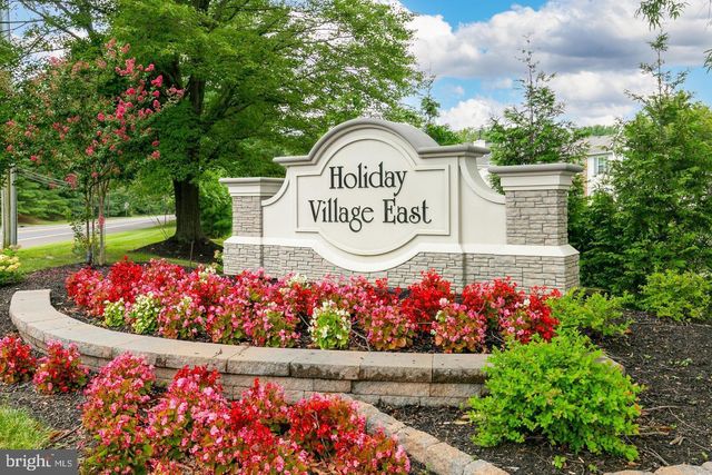 668 CASCADE DR S, Mount Laurel, NJ 08054