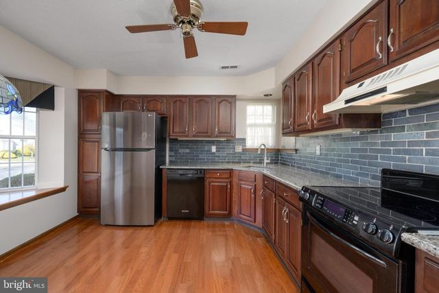 668 CASCADE DR S, Mount Laurel, NJ 08054