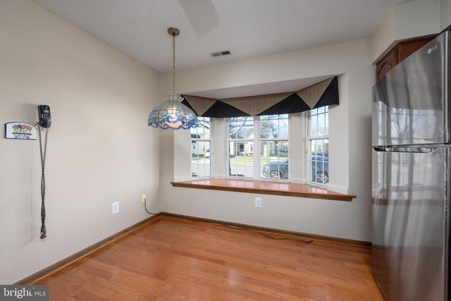 668 CASCADE DR S, Mount Laurel, NJ 08054