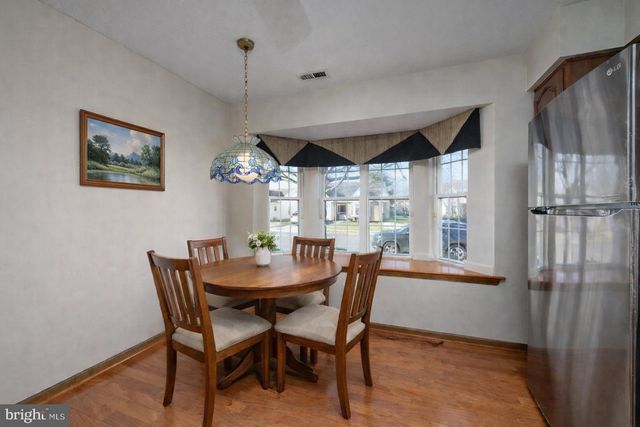 668 CASCADE DR S, Mount Laurel, NJ 08054