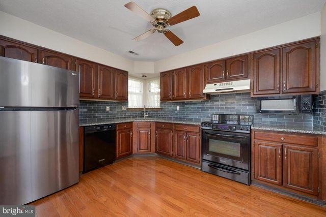 668 CASCADE DR S, Mount Laurel, NJ 08054