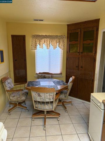 165 Linda Vista Ave, Pittsburg, CA 94565