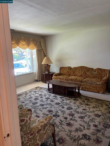 165 Linda Vista Ave, Pittsburg, CA 94565