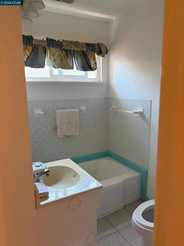 165 Linda Vista Ave, Pittsburg, CA 94565