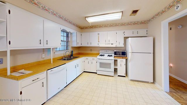 101 Northwood Drive, Long Beach, MS 39560