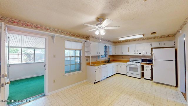 101 Northwood Drive, Long Beach, MS 39560