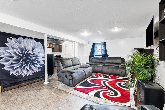 63 Winthrop St, Brockton, MA 02301