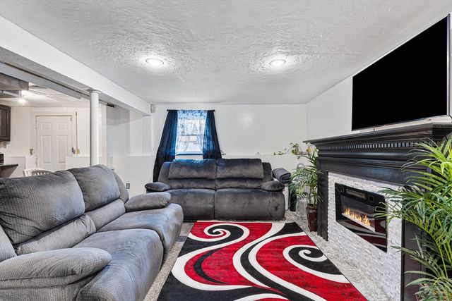 63 Winthrop St, Brockton, MA 02301
