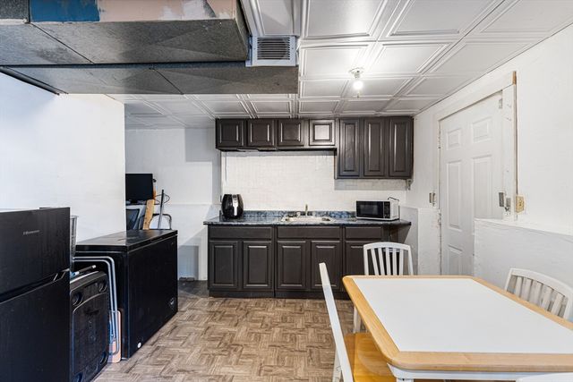 63 Winthrop St, Brockton, MA 02301