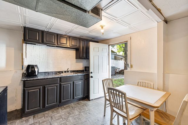 63 Winthrop St, Brockton, MA 02301
