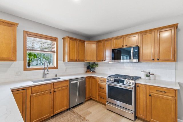 2028 Sandhill Drive, Prairie Du Sac, WI 53578