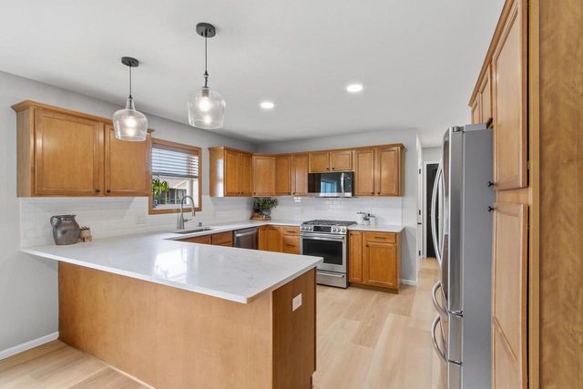2028 Sandhill Drive, Prairie Du Sac, WI 53578
