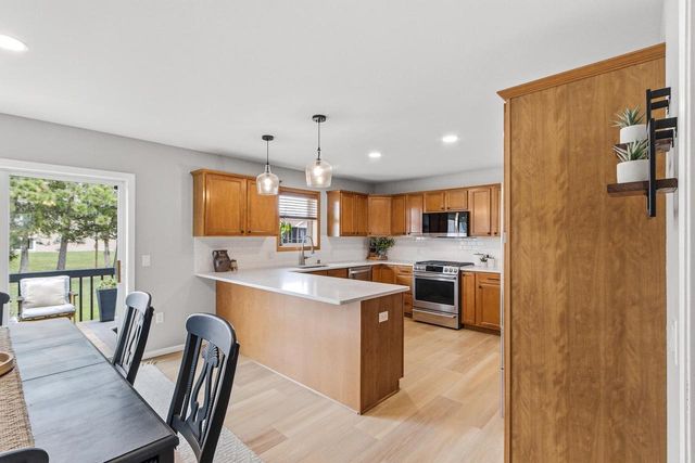 2028 Sandhill Drive, Prairie Du Sac, WI 53578