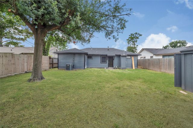 3310 Cliffmarshall Street, Houston, TX 77088