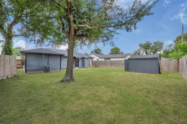 3310 Cliffmarshall Street, Houston, TX 77088