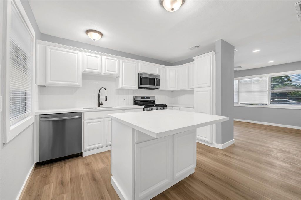3310 Cliffmarshall Street, Houston, TX 77088