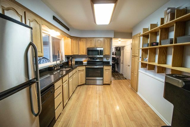 2371 Pineview Court, Flint Twp, MI 48433