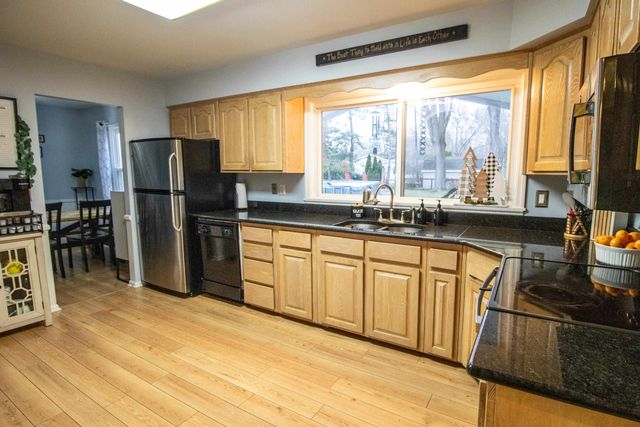 2371 Pineview Court, Flint Twp, MI 48433