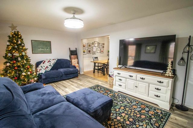 2371 Pineview Court, Flint Twp, MI 48433