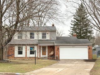 2371 Pineview Court, Flint Twp, MI 48433
